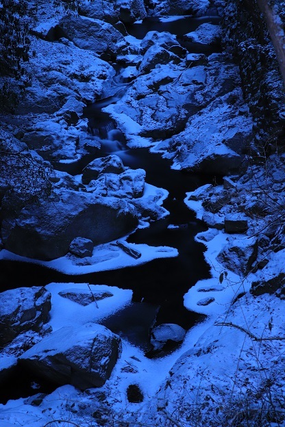 凍る渓流６