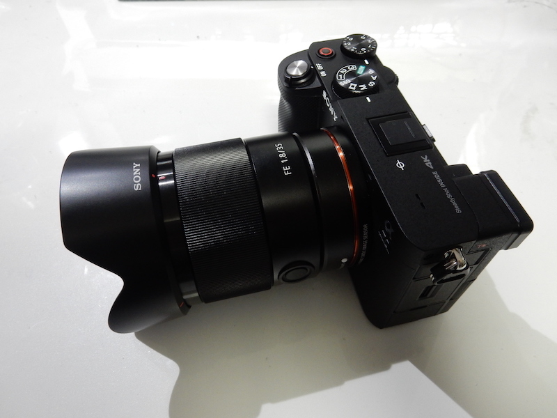 sonyの35mm単焦点レンズ SEL35F18F - カメラ