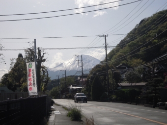 駿河小山駅に向かう道から富士山２１０４１８