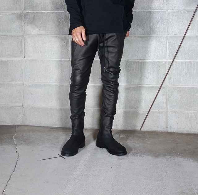 20AW-SOLIDLEATHERPANTS9.jpg