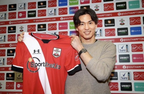 Southampton complete the loan signing of Takumi Minamino on loan from Liverpool