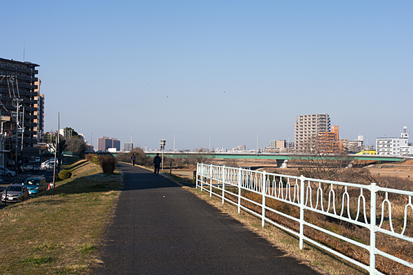 矢田川冬風景