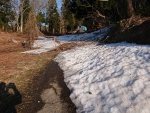 農道の残雪