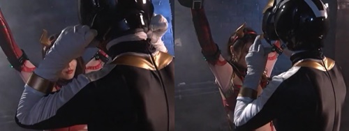 ヒーローが女幹部にマスクを開けさせられキスされる。