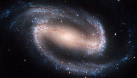 20200615 NGC1300HST1200
